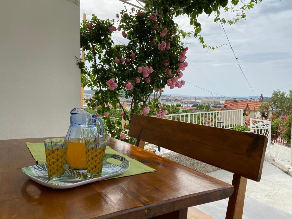 Apartment Carmen Трогир Экстерьер фото