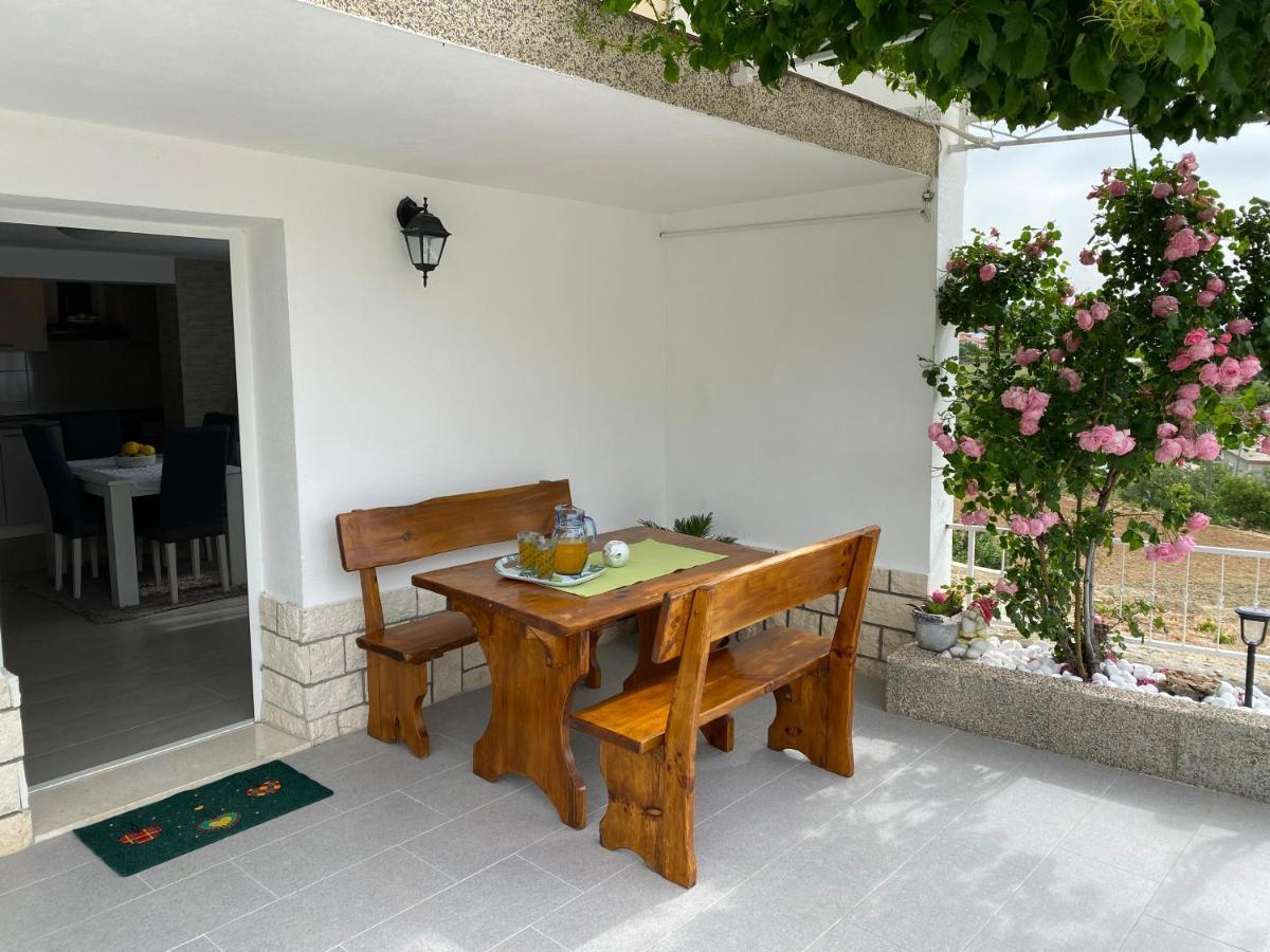 Apartment Carmen Трогир Экстерьер фото