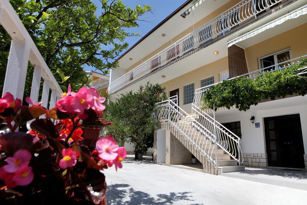 Apartment Carmen Трогир Экстерьер фото