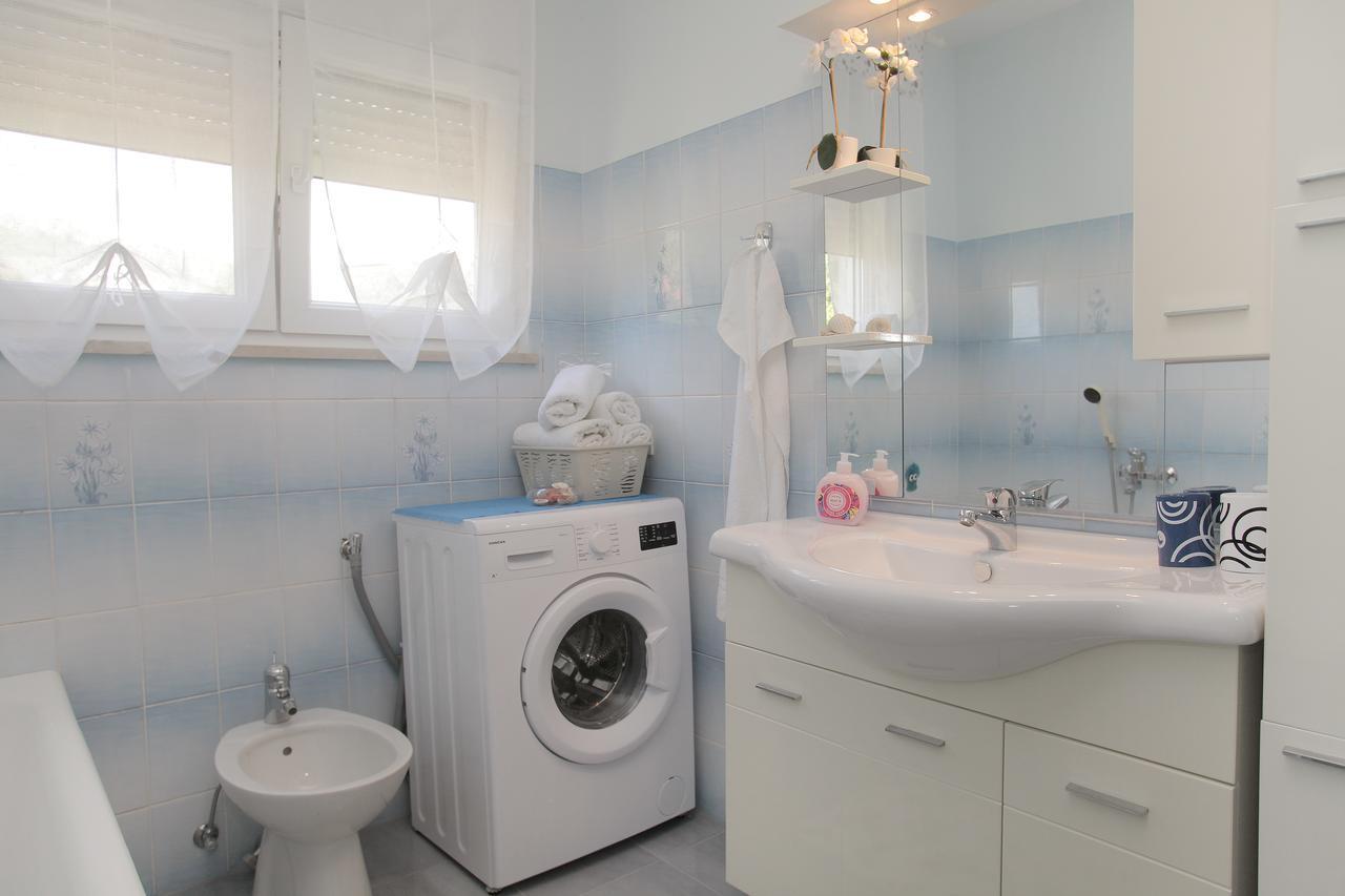 Apartment Carmen Трогир Экстерьер фото