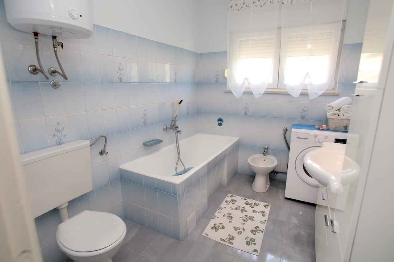 Apartment Carmen Трогир Экстерьер фото