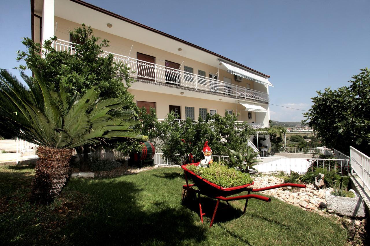 Apartment Carmen Трогир Экстерьер фото